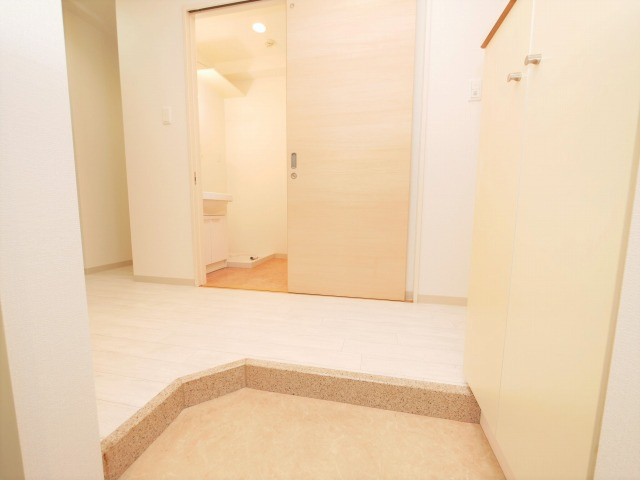 レジデンス・スエヒロ上本町の玄関