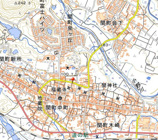 三重県亀山市関町　一棟アパートの地図