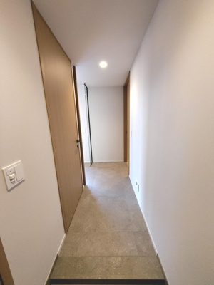 【玄関】 | ザ・パークハウス千代田六番町 | 明るい玄関です