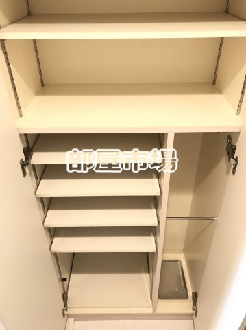 ROTIS COURTの収納|シューズボックス