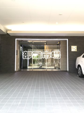 ROTIS COURTのエントランス