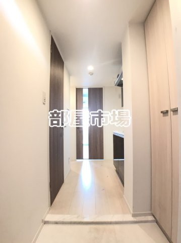 ROTIS COURTの玄関