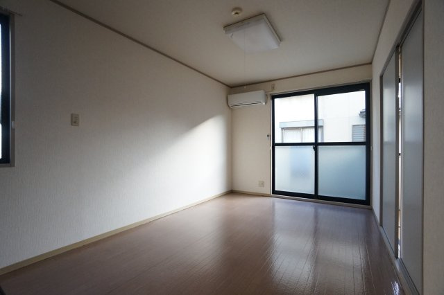 ソフィア西谷A棟の居間・リビング