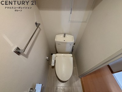 収納棚あり・温水洗浄便座完備