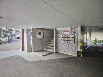 【ロビー】 | シャトーレジデント寝屋