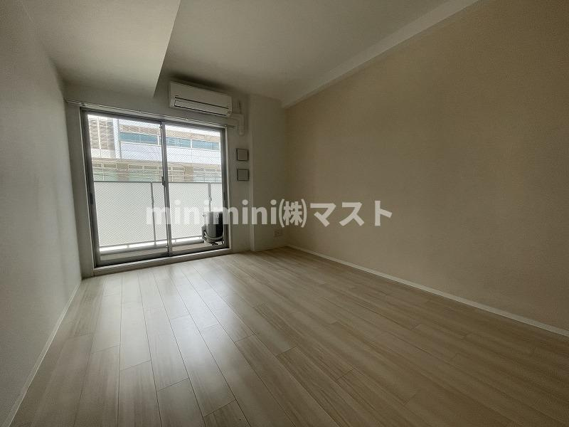 大阪市中央区博労町２丁目の賃貸マンションの居間・リビング