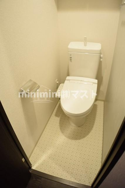 大阪市中央区博労町２丁目の賃貸マンションのトイレ