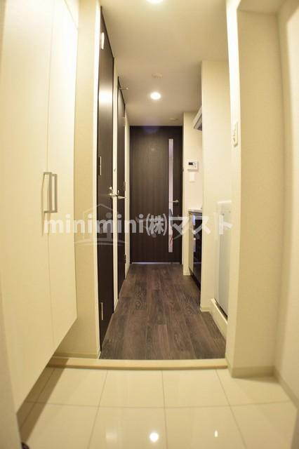 大阪市中央区博労町２丁目の賃貸マンションの玄関