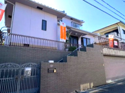 和泉市いぶき野1丁目戸建（駐車2台）の外観|風格のある佇まいです。