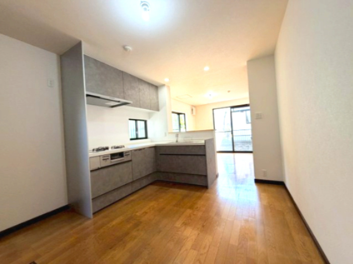 和泉市いぶき野1丁目戸建（駐車2台）のキッチン|広さ十分、使いやすいキッチンです