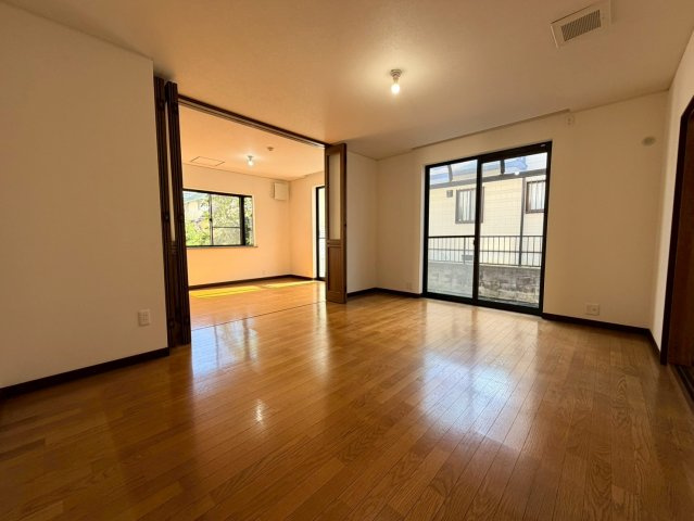 和泉市いぶき野1丁目戸建（駐車2台）の居間・リビング