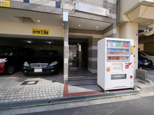 B-RISE新町のエントランス