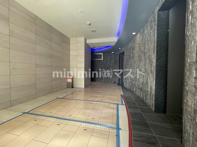 大阪市浪速区下寺３丁目の賃貸マンションのロビー