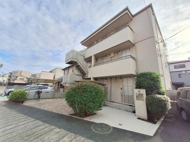 フルール山手の外観