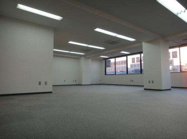 NS BLDG（NSビル）の内装