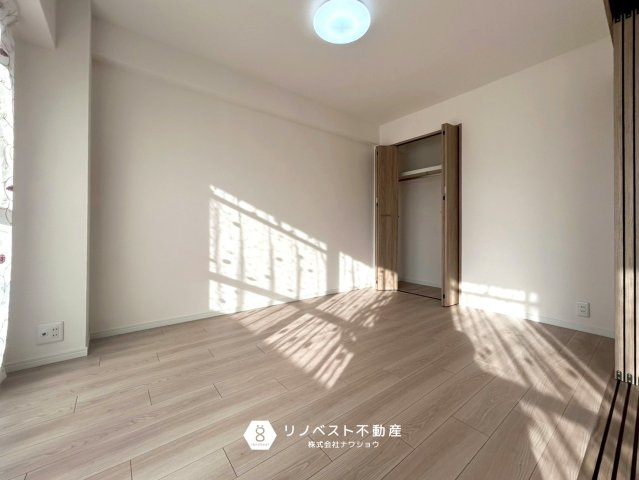 ファミール緑橋の洋室|全洋室にはクローゼットがあるので収納場所には困りません◎