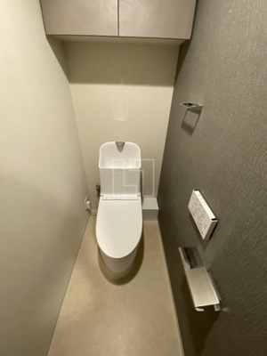 【トイレ】 | SK RESIDENCES SHINSAIBASHI  | SK RESIDENCE　温水洗浄便座　