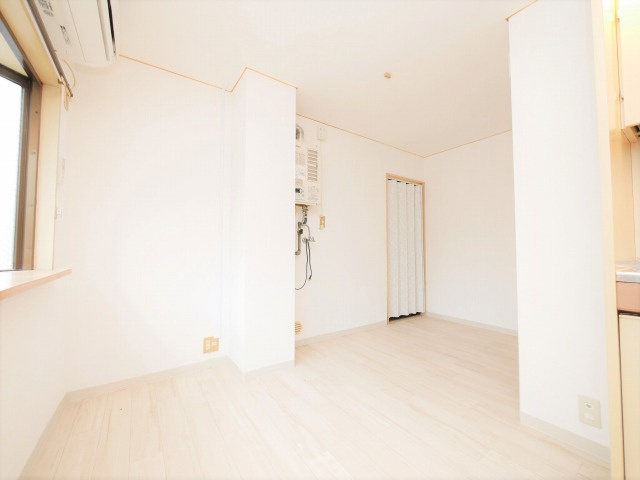 エホール東田辺の居間・リビング