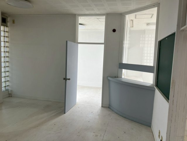 元宿貸事務所の居間・リビング