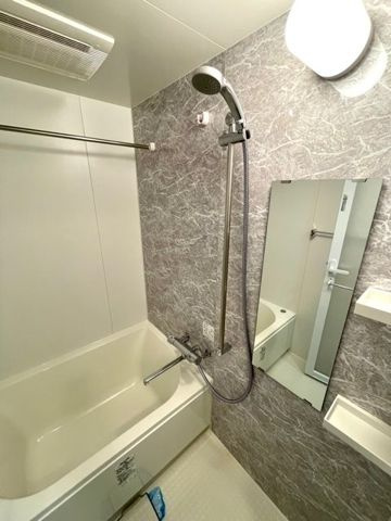 レジディア笹塚Ⅲの浴室