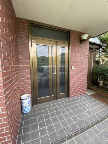 山口市桜畠６丁目の中古一戸建の玄関