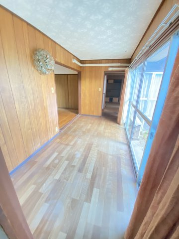 桜畠6丁目　中古住宅の洋室|広縁