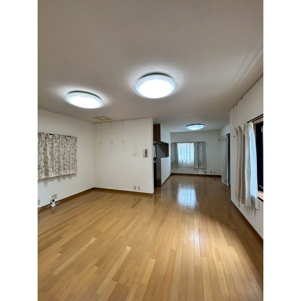 島本町戸建の居間・リビング