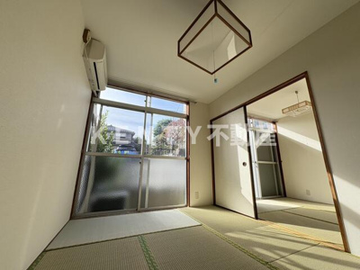 【寝室】 | 清水コーポ | 落ち着いた色調の寝室です