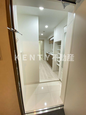 【玄関】 | リテラス蒲田 | 収納もある玄関です