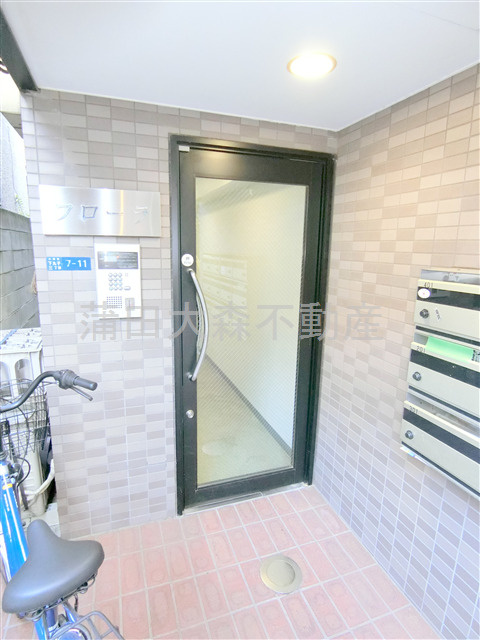 フローラのエントランス|エントランス　オートロック