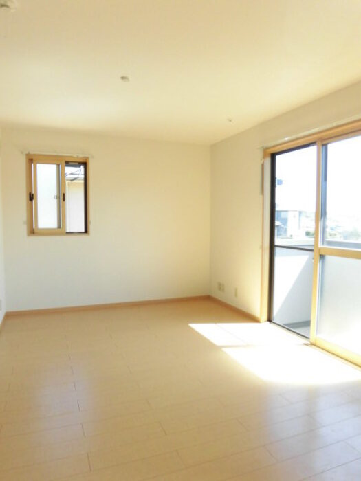 リビングタウン江戸屋敷 B棟の居間・リビング|広いリビング★