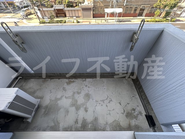 ウィステリアのバルコニー