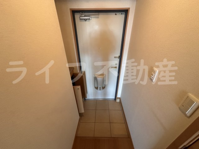 ウィステリアの玄関