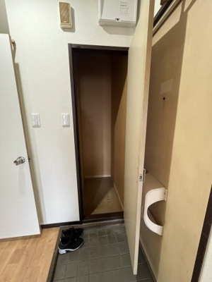 【玄関】 | ハイツ昴 | 収納もある玄関です