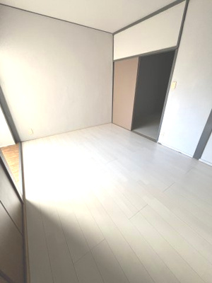 【洋室】 | ヴィラナリー大和田 | 個人の部屋や寝室として使える洋室です