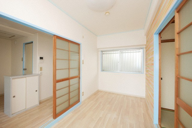 ドムール大倉の居間・リビング