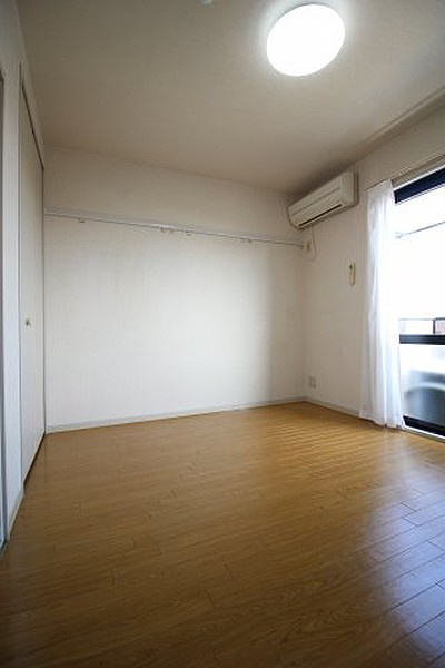 コージネス摩耶B棟の居間・リビング