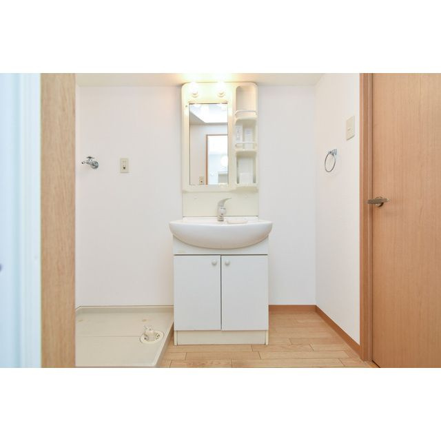 グラース蔵上 弐番館の洗面所|広い洗面スペースです★