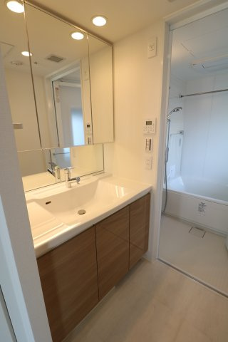 【独立洗面台】