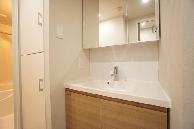 ｗｅａｖｅｐｌａｃｅ　ＨＩＧＡＳＨＩＫＯＥＮＪＩの独立洗面台