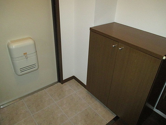 ヴィレッジ・リバー住吉の玄関