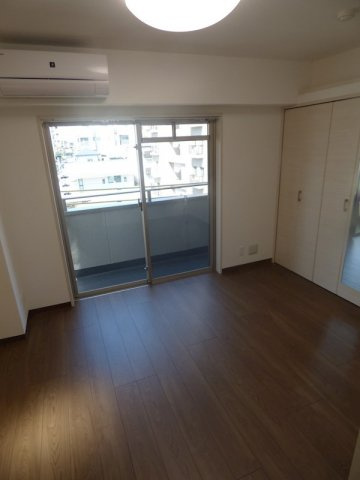 スミエール弐番館の居間・リビング