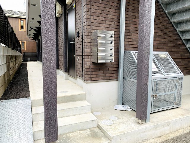 クオリティハイツ幕張本郷のエントランス