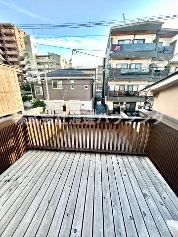 大宮5丁目長屋　E棟のバルコニー