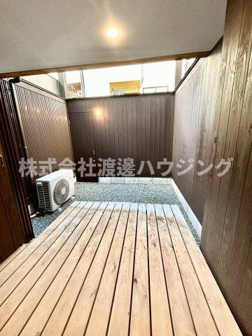 大宮5丁目長屋　E棟の庭