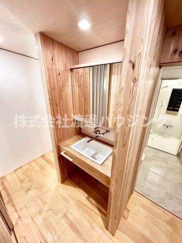 大宮5丁目長屋　E棟の洗面所