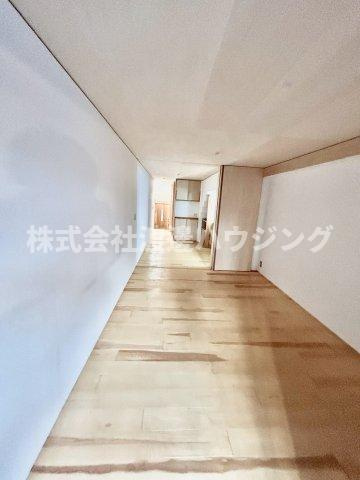 大宮5丁目長屋　E棟の居間・リビング