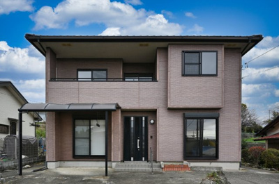 【外観】 | 太田市緑町　中古住宅 | センチュリーホーム施工の母屋はひろびろ４LDKでゆとりの暮らしが実現できます♪