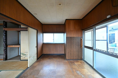 【内装】 | 太田市緑町　中古住宅 | 離れの2階洋室です。日当たり良好で明るいです。