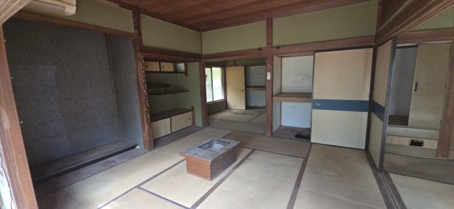 君津市鎌滝　中古戸建の和室|床の間・押入付きの和室